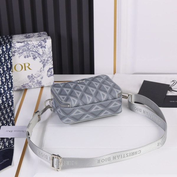 diro cd Di*m*nd messenger bag