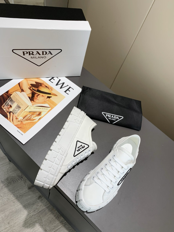 Pra*a  sneakers