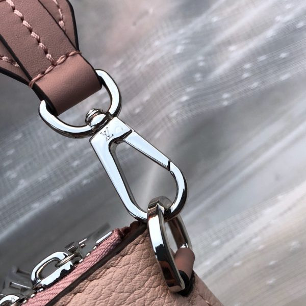 l0*is V*t0n haumea bag