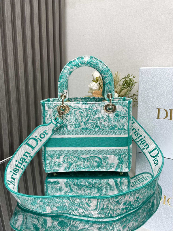 LADY DI0R-24CM