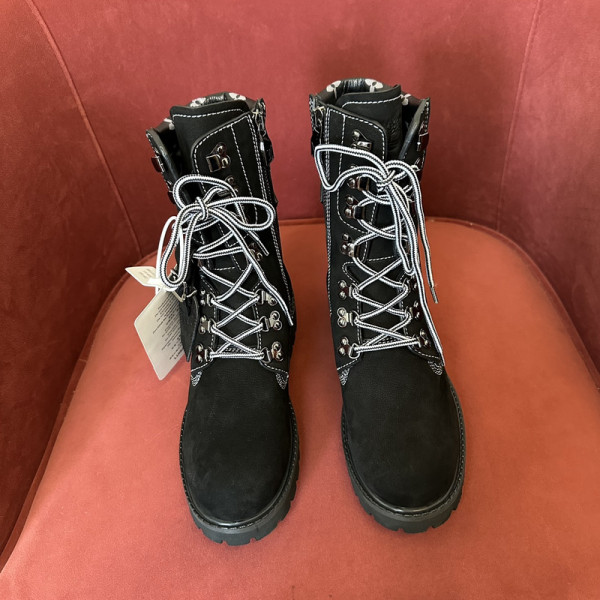 l0*is V*t0n boots