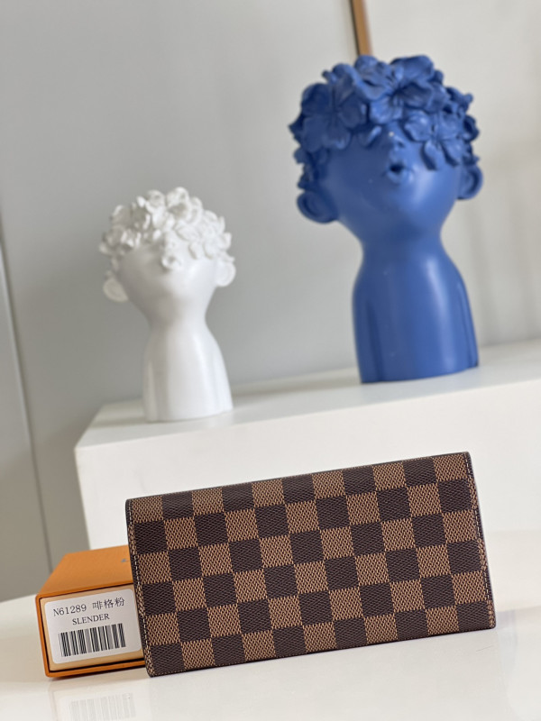 l0*is V*t0n emilie wallet