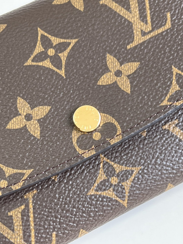 l0*is V*t0n emilie wallet