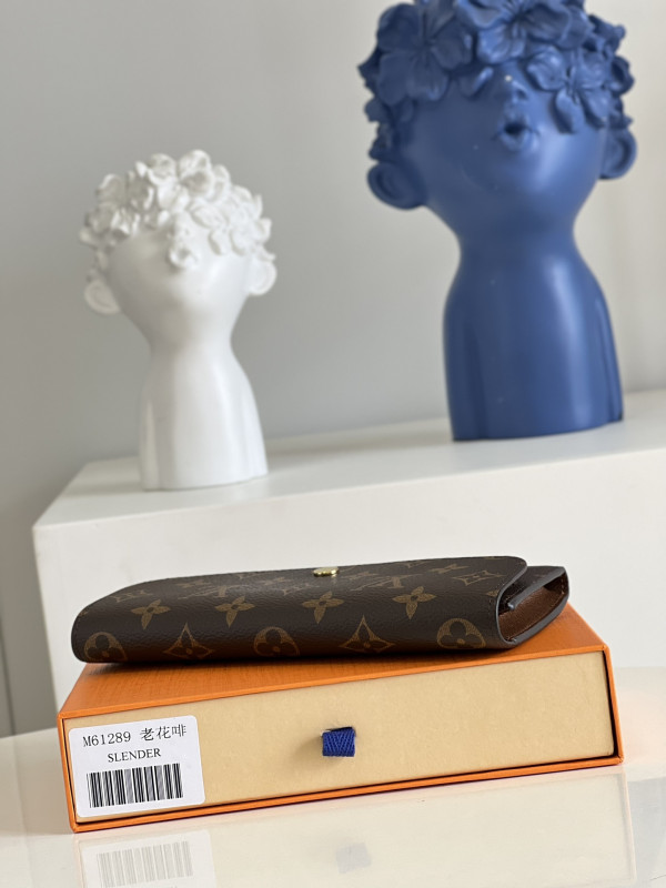 l0*is V*t0n emilie wallet