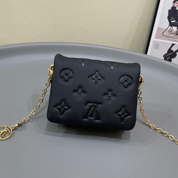 l0*is V*t0n beltbag coussin