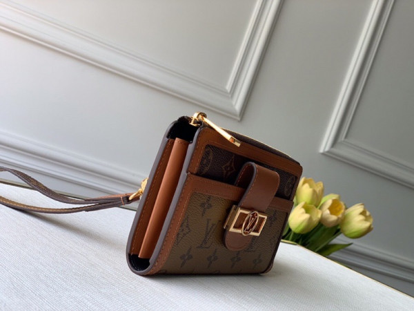 l0*is V*t0n dauphine wallet