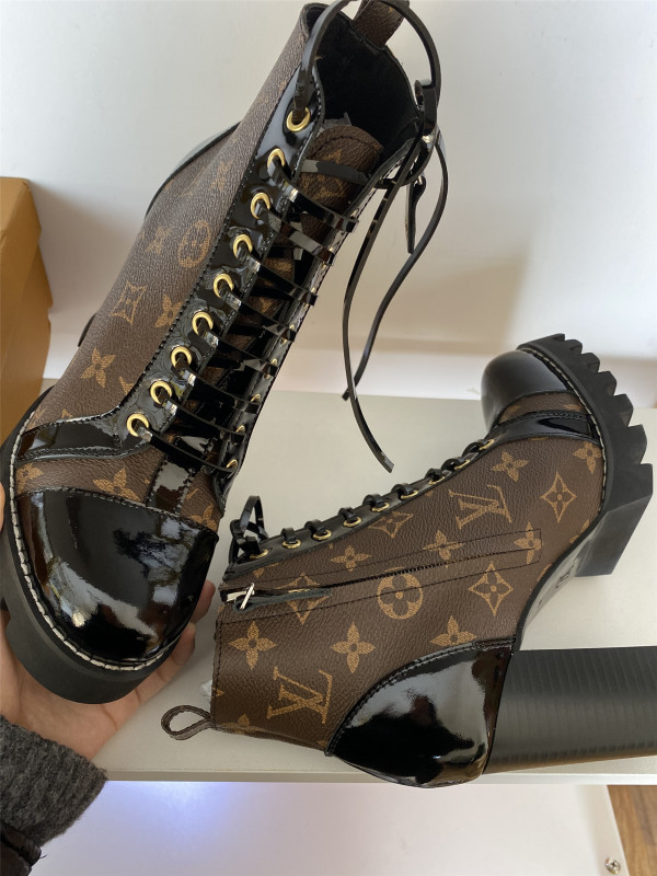 l0*is V*t0n boots
