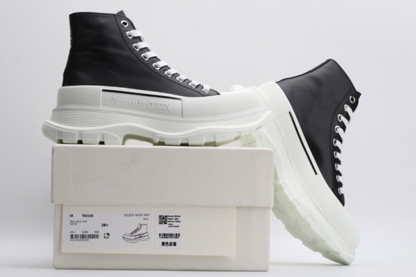 ale*d*r M*Q*en tread slick boot