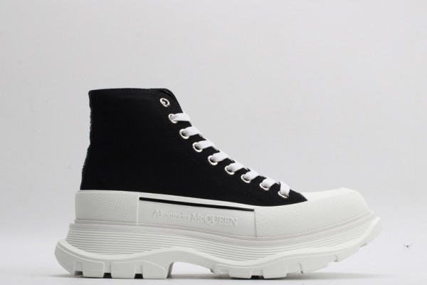ale*d*r M*Q*en tread slick boot