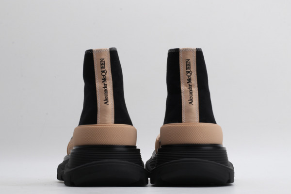 ale*d*r M*Q*en tread slick boot