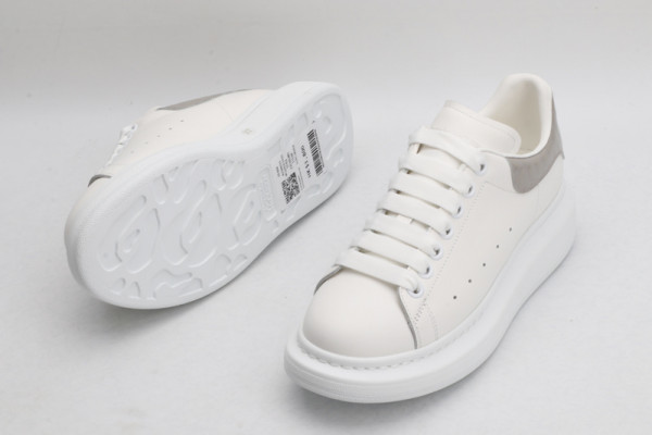 ale*d*r M*Q*en oversized sneaker
