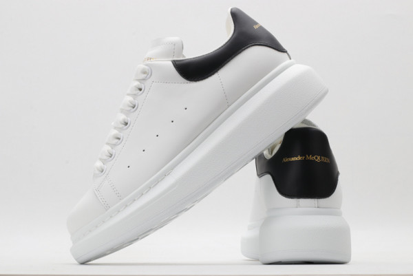 ale*d*r M*Q*en oversized sneaker
