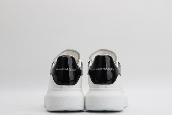 ale*d*r M*Q*en oversized sneaker
