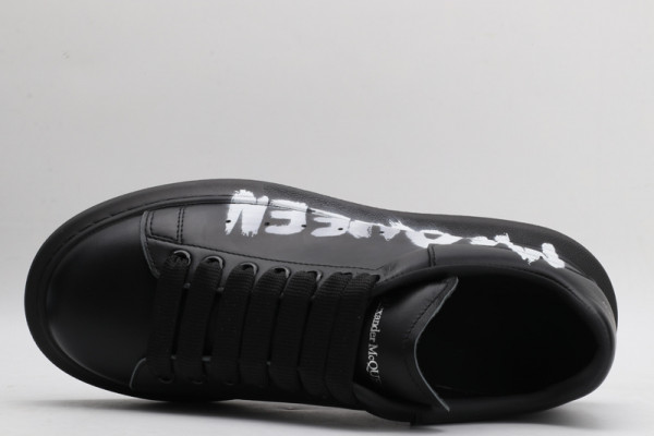 ale*d*r M*Q*en oversized sneaker