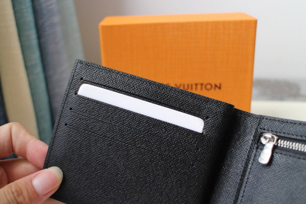 l0*is V*t0n amerigo wallet