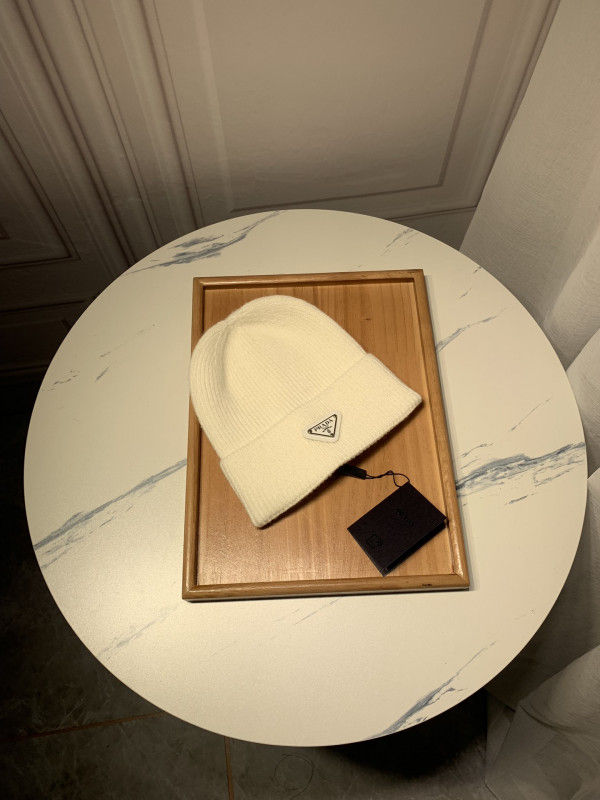 Pra*a hat