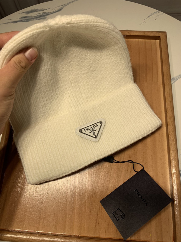 Pra*a hat