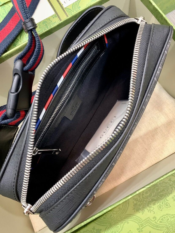 G*u*i  belt bag