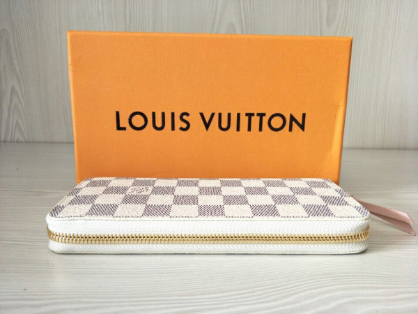 l0*is V*t0n clemence wallet
