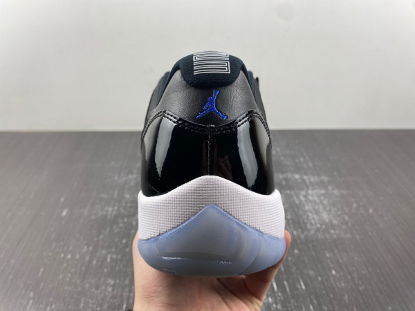 AIR JORDAN 11 LOW 