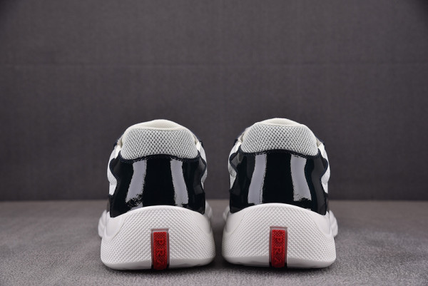 Pra*a sneaker