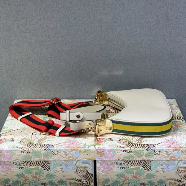 G*u*i attache small shoulder bag