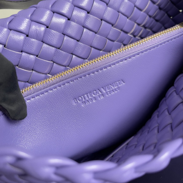 bo*te*ga Ve*ne*ta  small cobble shoulder bag