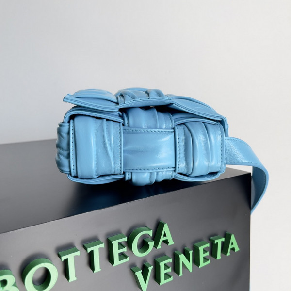 bo*te*ga Ve*ne*ta cassette