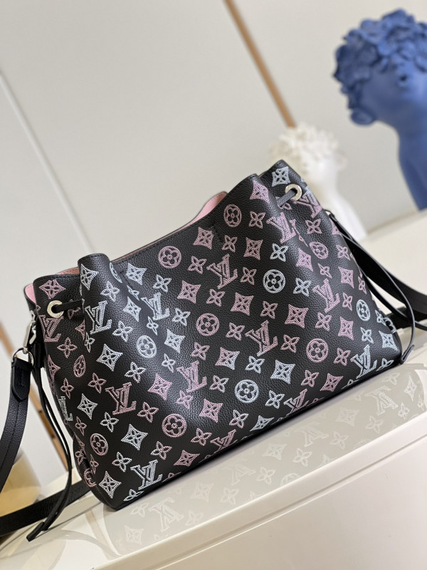 l0*is V*t0n bella tote
