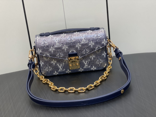 l0*is V*t0n pochette metis east west