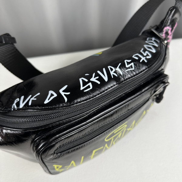 Ba*len*cia*ga everyday beltpack