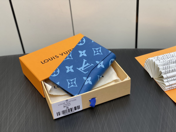l0*is V*t0n pocket organizer