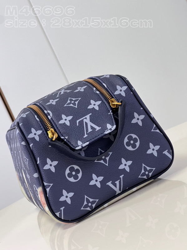 l0*is V*t0n dopp kit toilet pouch