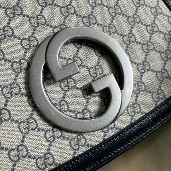 G*u*i blondie medium shoulder bag