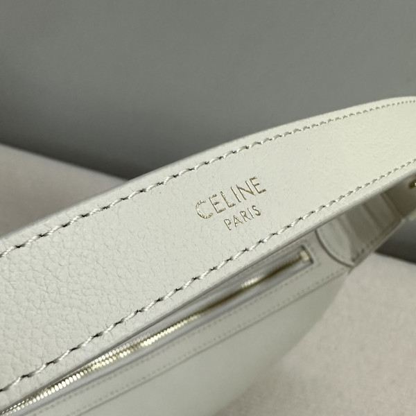 celin* heloise cuir triomphe bag in S*pple calfskin