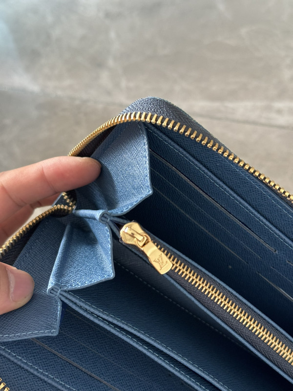 l0*is V*t0n zippy wallet