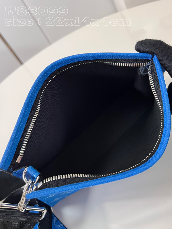 l0*is V*t0n gaston wearable wallet -22*14.5*4.5cm