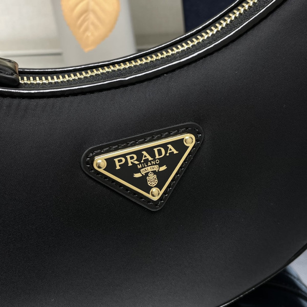 Pra*a arqué leather shoulder bag-18*16*5cm