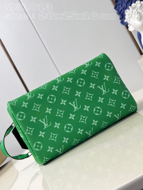 l0*is V*t0n dopp kit -28*15*16.5cm