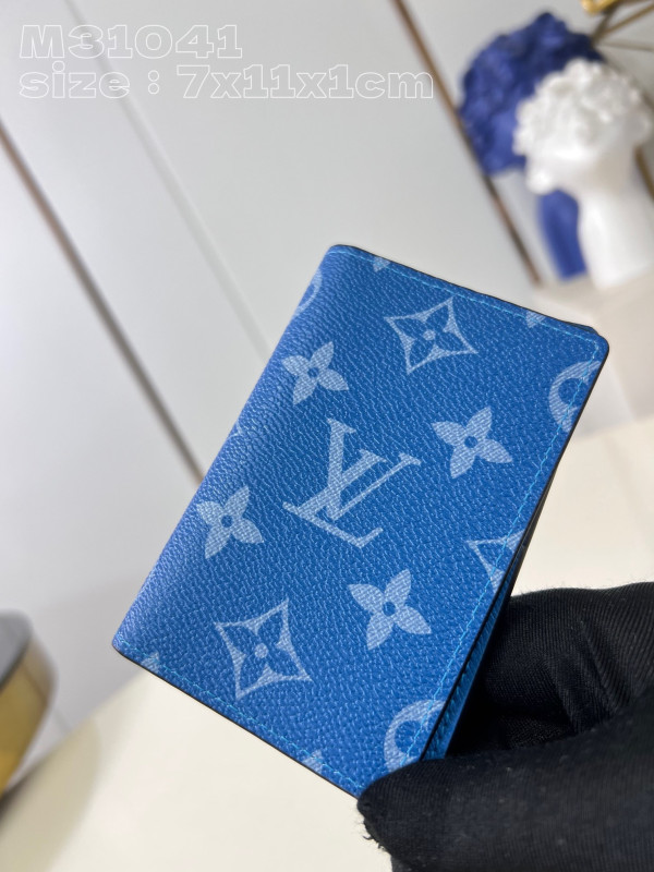 l0*is V*t0n pocket organizer-7.5*11.1*1 cm