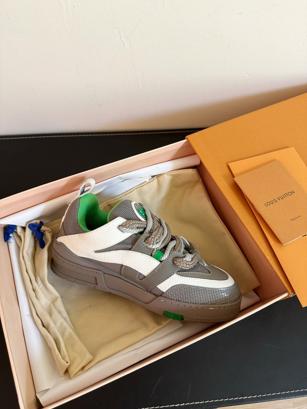 l0*is V*t0n sneakers