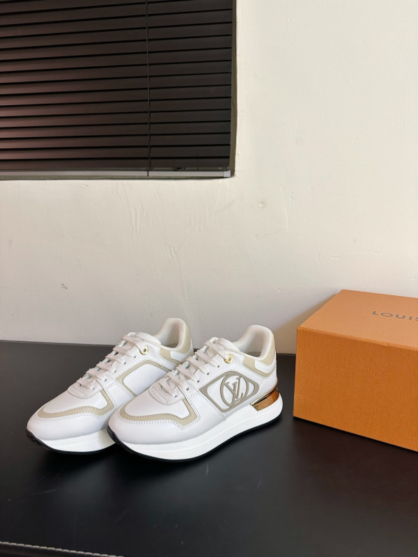 l0*is V*t0n sneakers