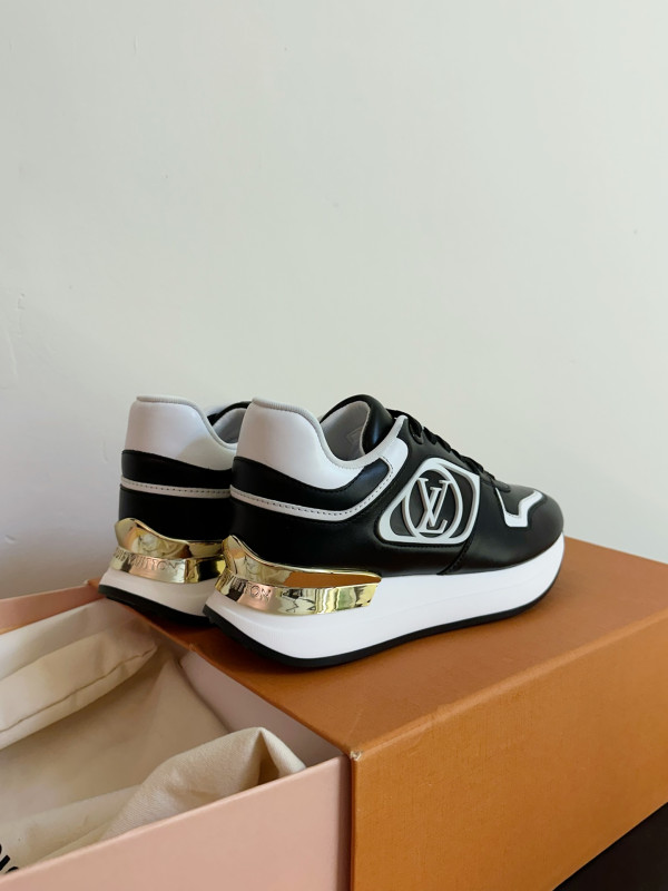 l0*is V*t0n sneakers