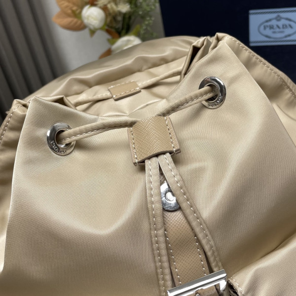 Pra*a re-nylon backpack-23.5*28*12cm