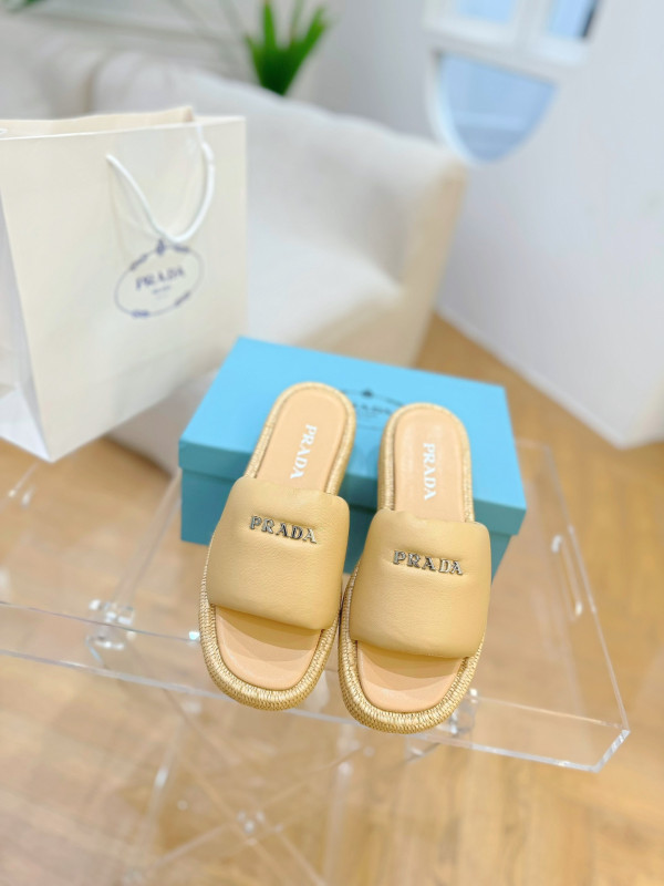 Pra*a sandals