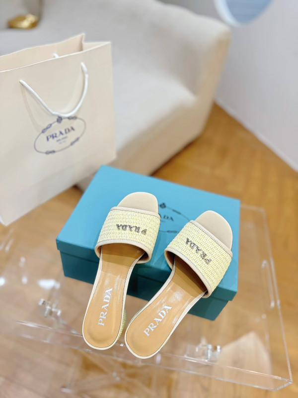 Pra*a sandals