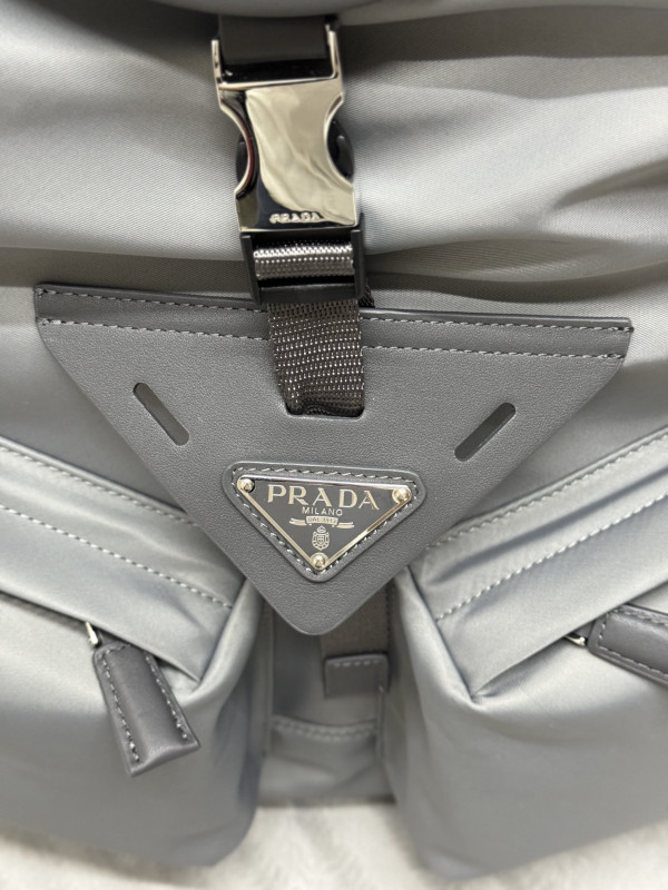 Pra*a backpack-42*38*18cm