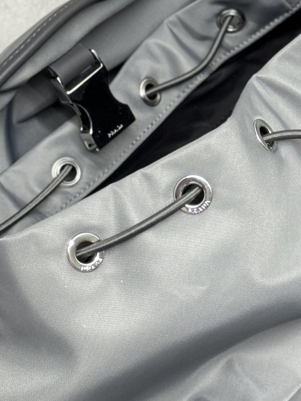 Pra*a backpack-42*38*18cm
