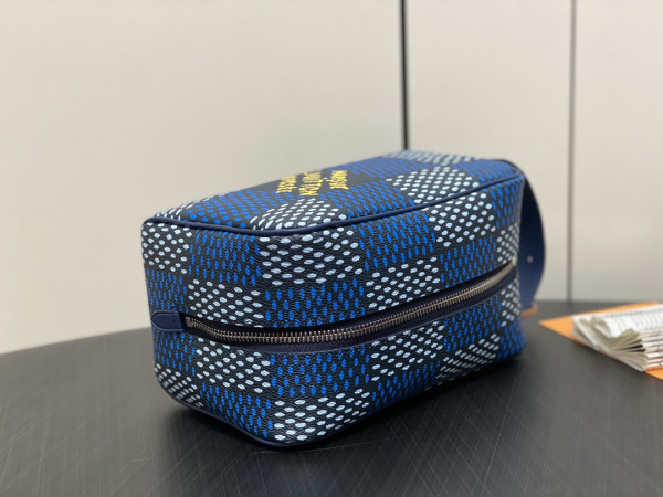 l0*is V*t0n locker dopp kit bag-23*13*12cm
