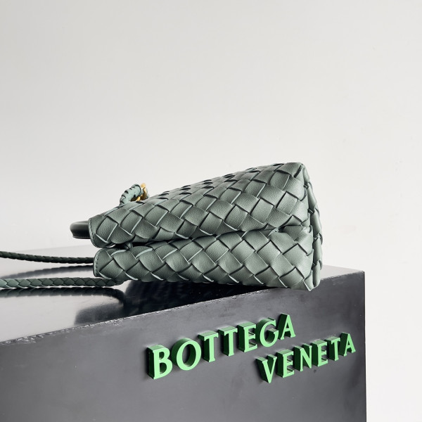 bo*te*ga Ve*ne*ta small andiamo-25*22*10.5cm
